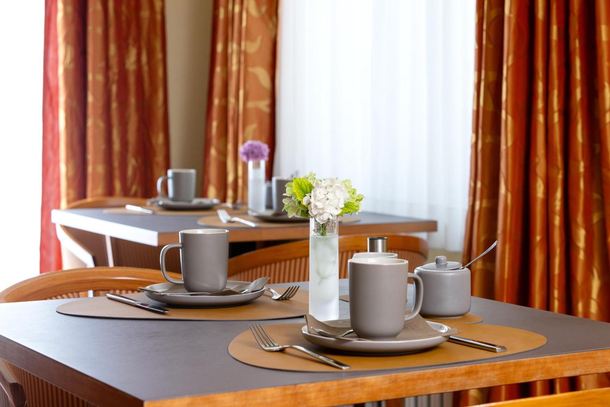 Hotel Regina -Garni Koeln ภายนอก รูปภาพ
