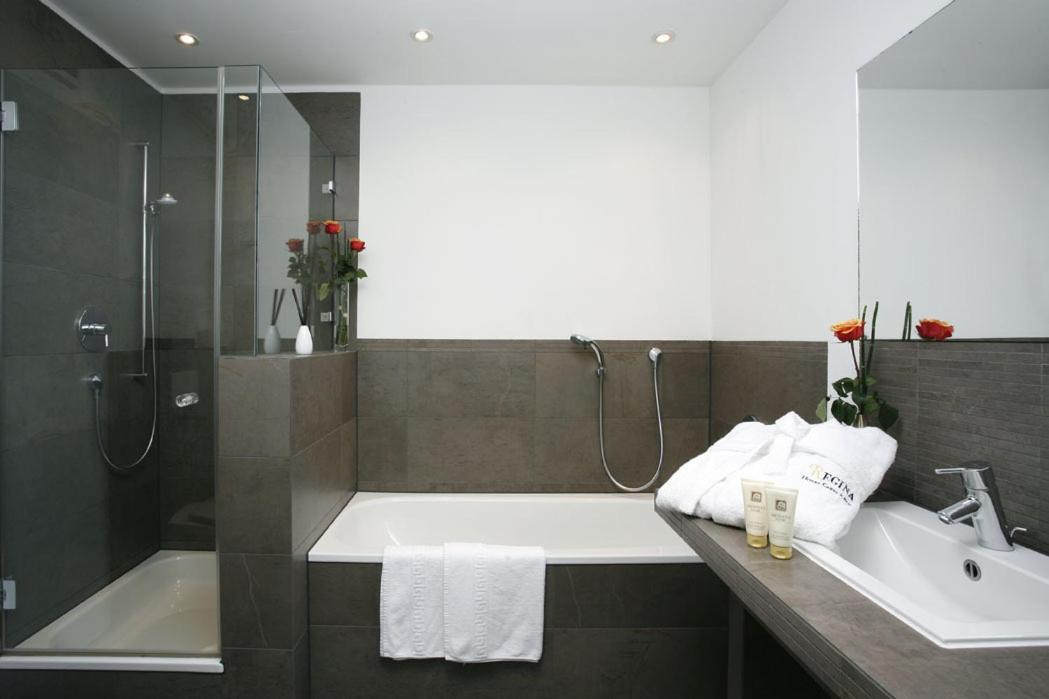 Hotel Regina -Garni Koeln ภายนอก รูปภาพ
